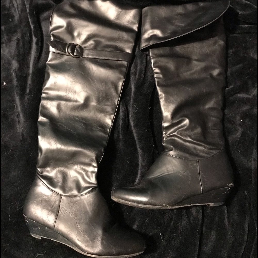 Ardene Black leather heeled boots